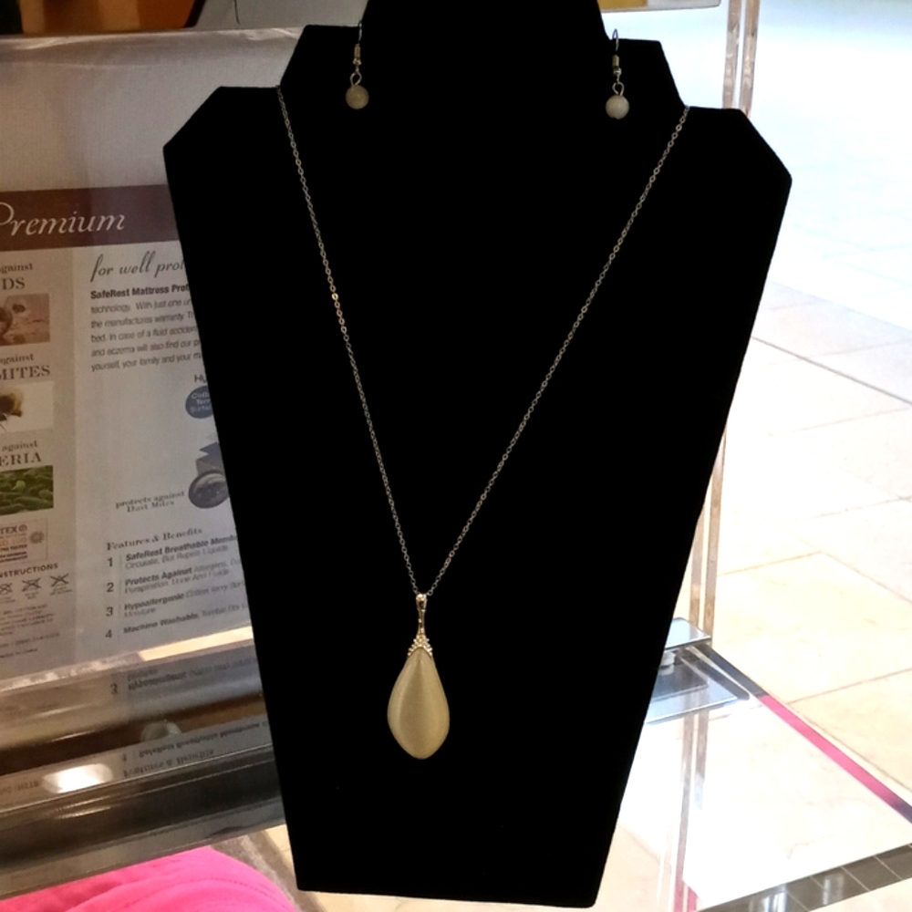 Necklace & Earring Set